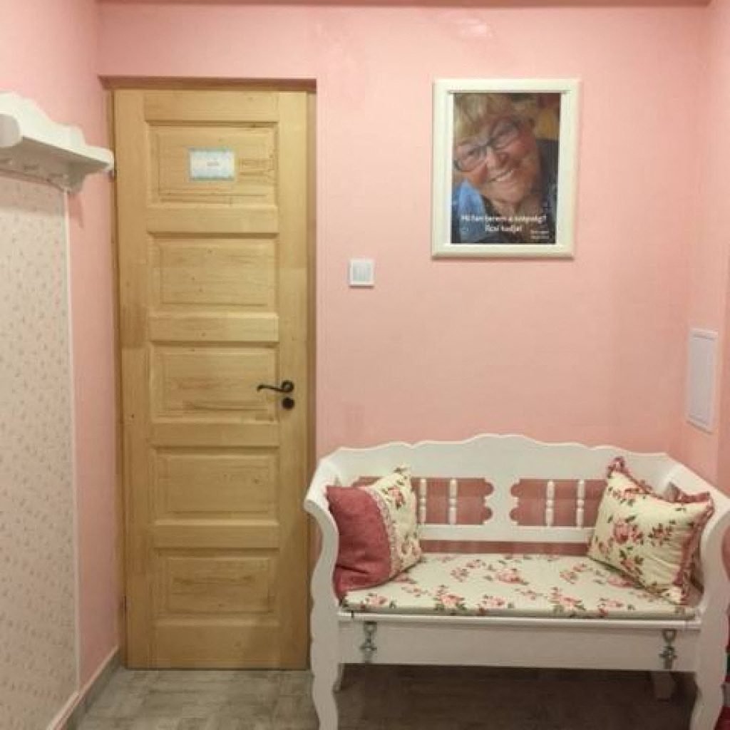 Kiemelt Referencia Kozmetika avató - Kövirózsa Kozmetika