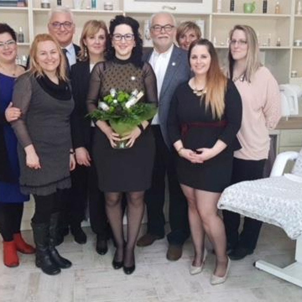 Kiemelt Referencia Kozmetika avató - Kövirózsa Kozmetika